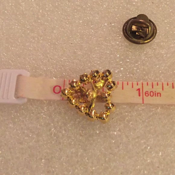 Australian red crystal heart angle pin - Picture 4 of 4